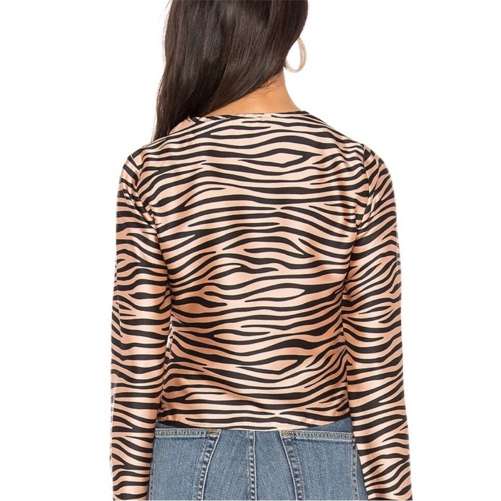 REVOLVE Superdown Tiger Print Tie Front‎ Top Size XS - Picture 6 of 10